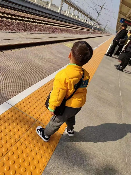 盲道砖工地实拍